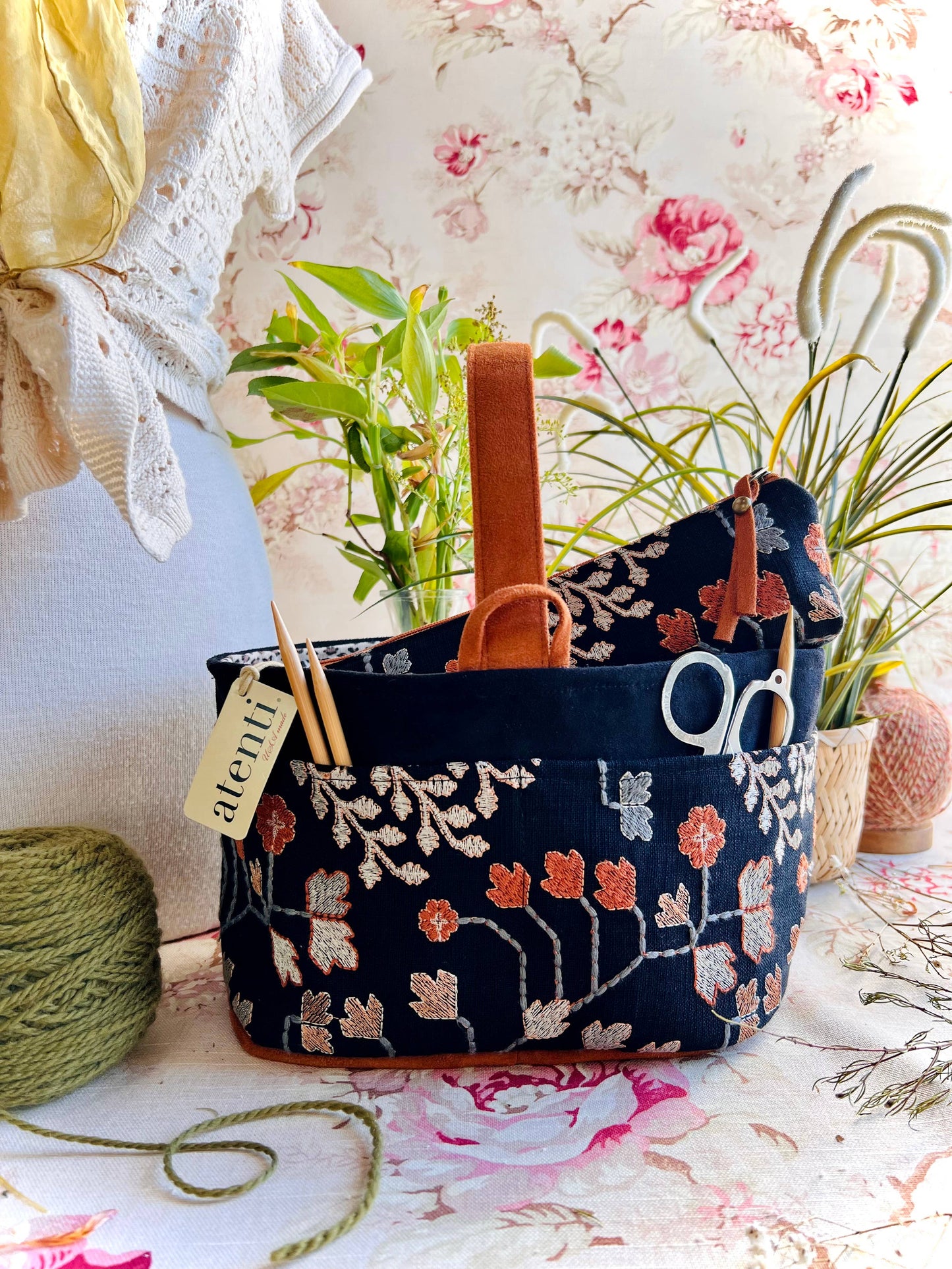 Twinkle Caddy: Knitting and Crochet Organizer Project Bag