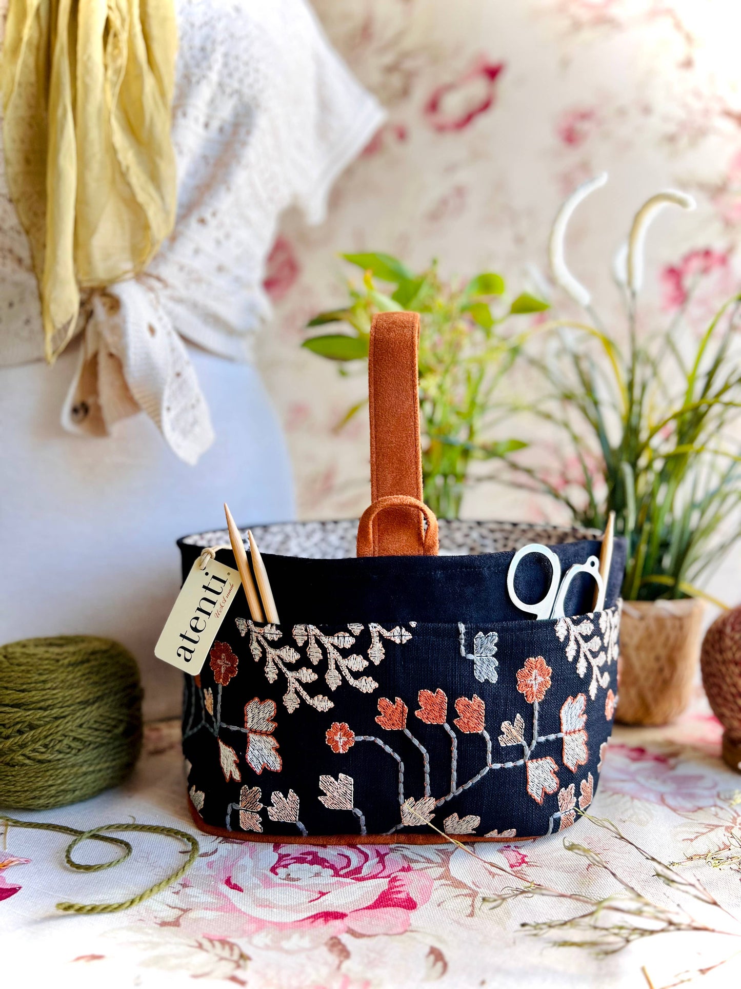 Twinkle Caddy: Knitting and Crochet Organizer Project Bag