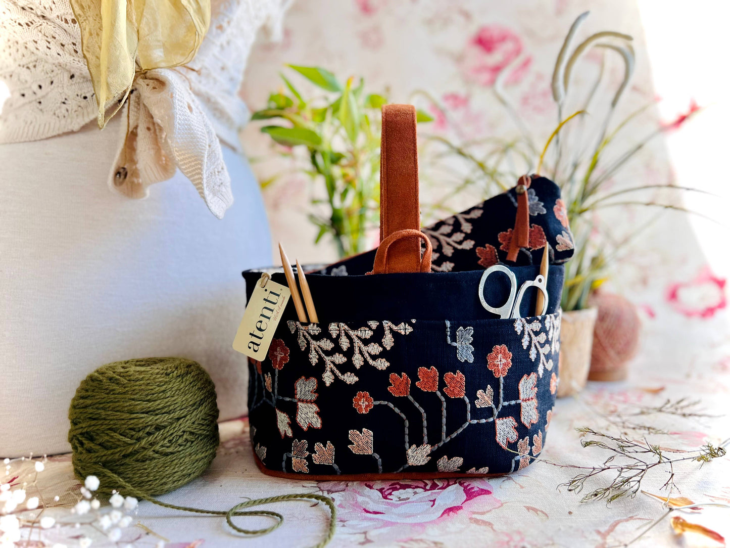 Twinkle Caddy: Knitting and Crochet Organizer Project Bag