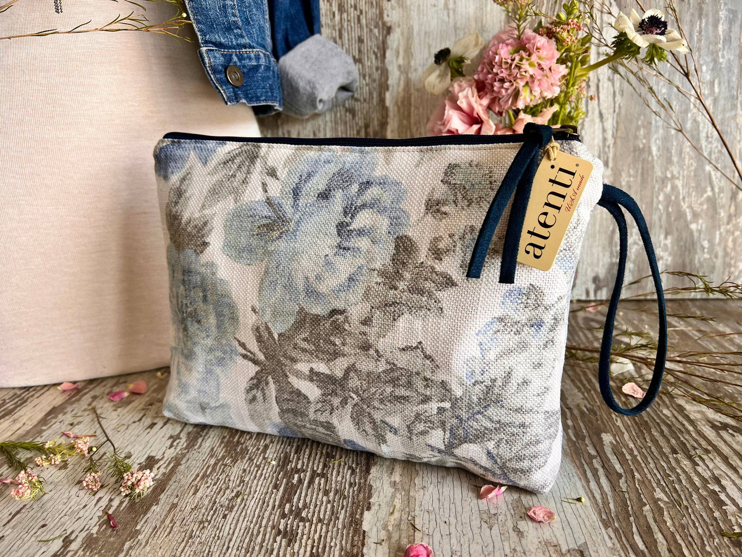 Jenny Grand Pouch