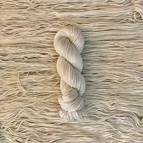 Salty Blond Fibers - Stellina Fingering